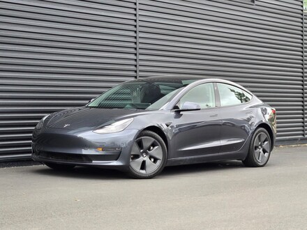 2022 Tesla Model 3 Long Range Sedan