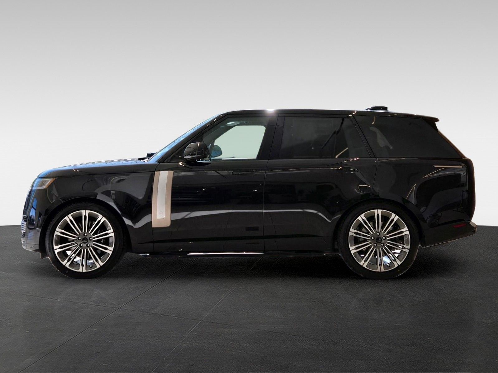 2026 Land Rover Range Rover SV - Photo 2