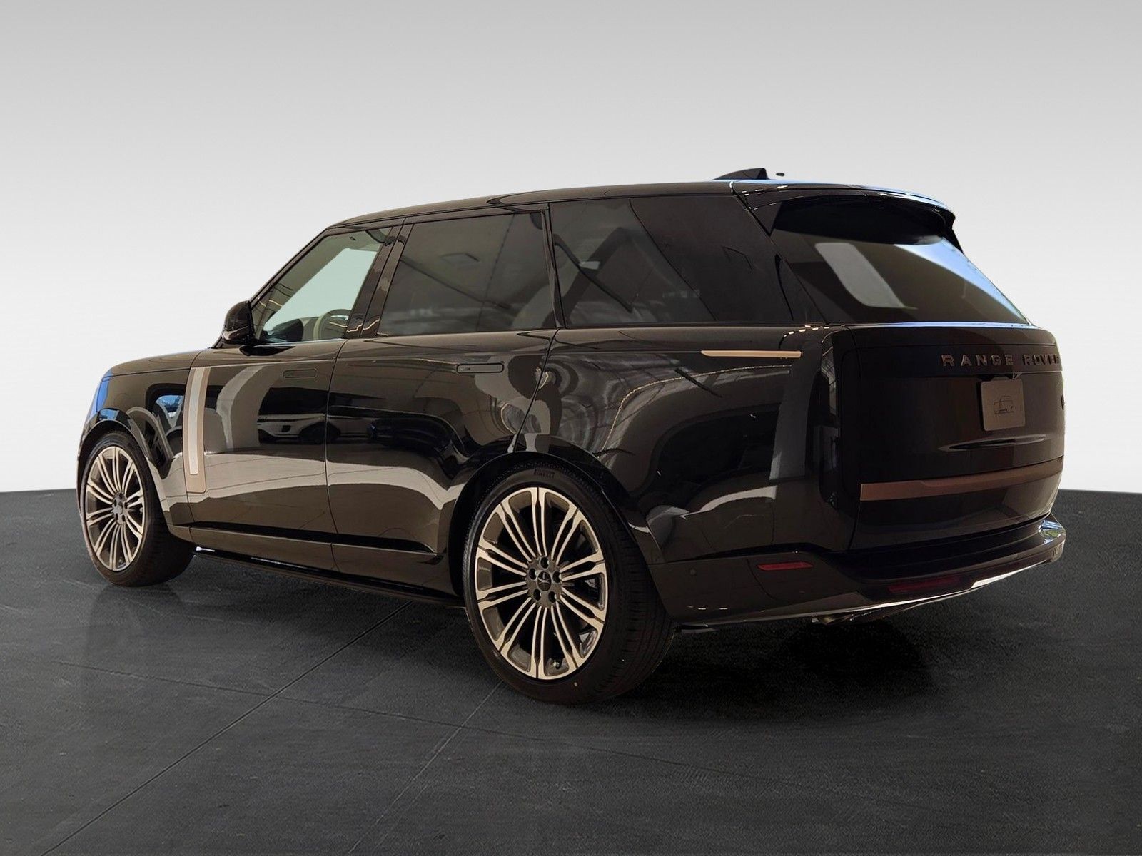 2026 Land Rover Range Rover SV - Photo 3
