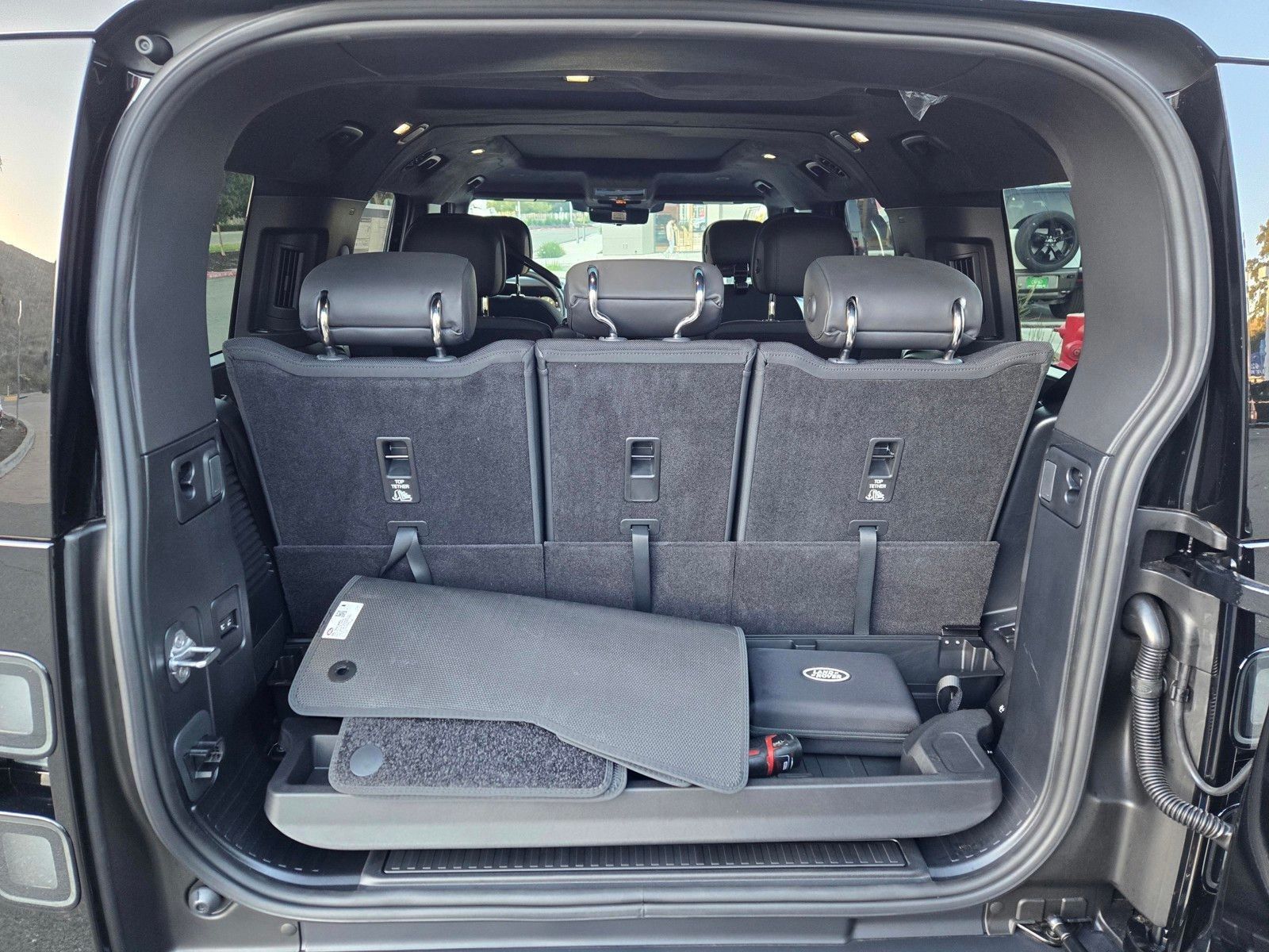 2026 Land Rover Defender V8 - Photo 15