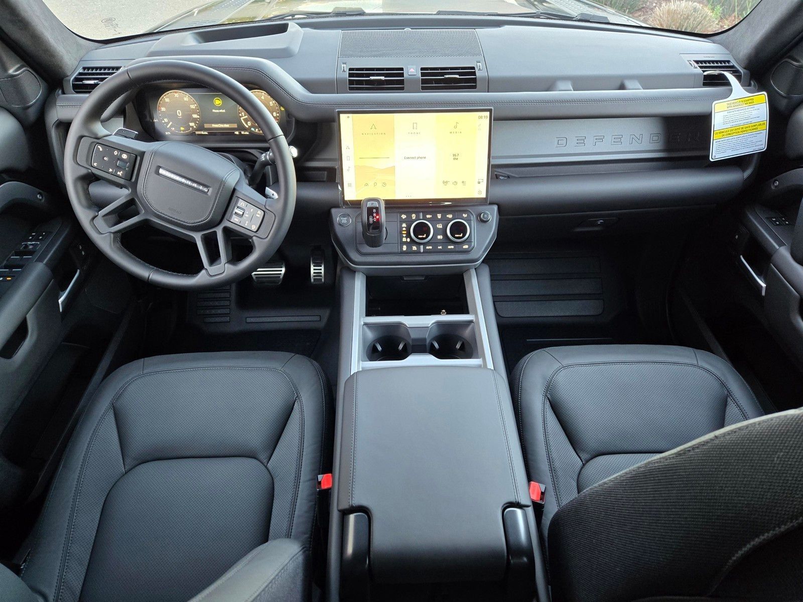 2026 Land Rover Defender V8 - Photo 10