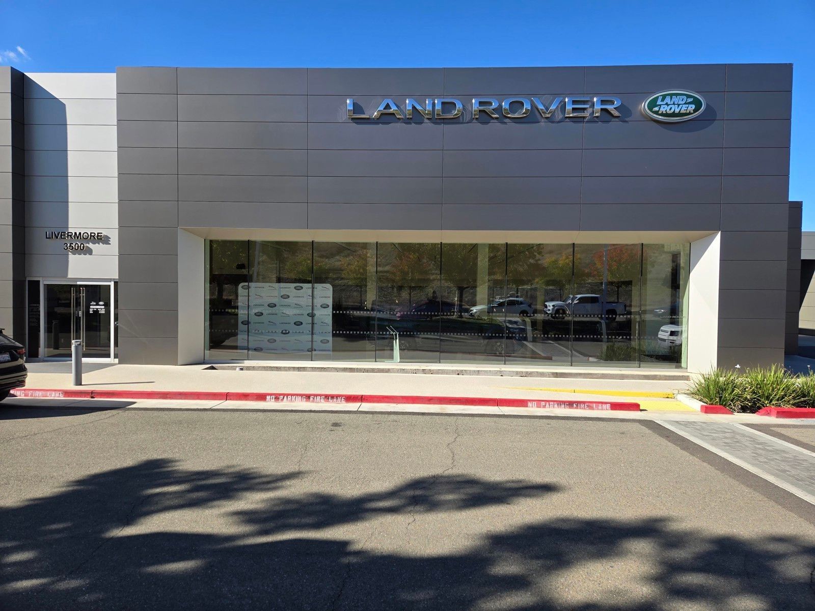 2026 Land Rover Range Rover SV - Photo 18