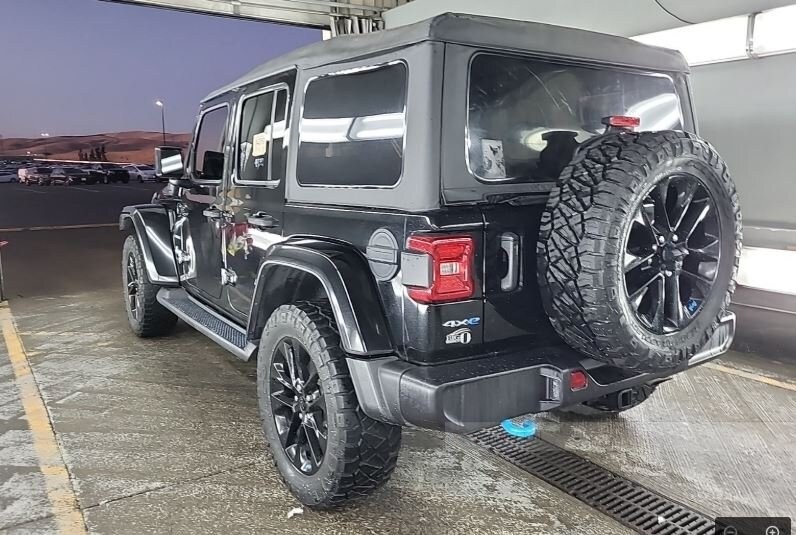 2022 Jeep Wrangler Unlimited Sahara 4xe photo 2
