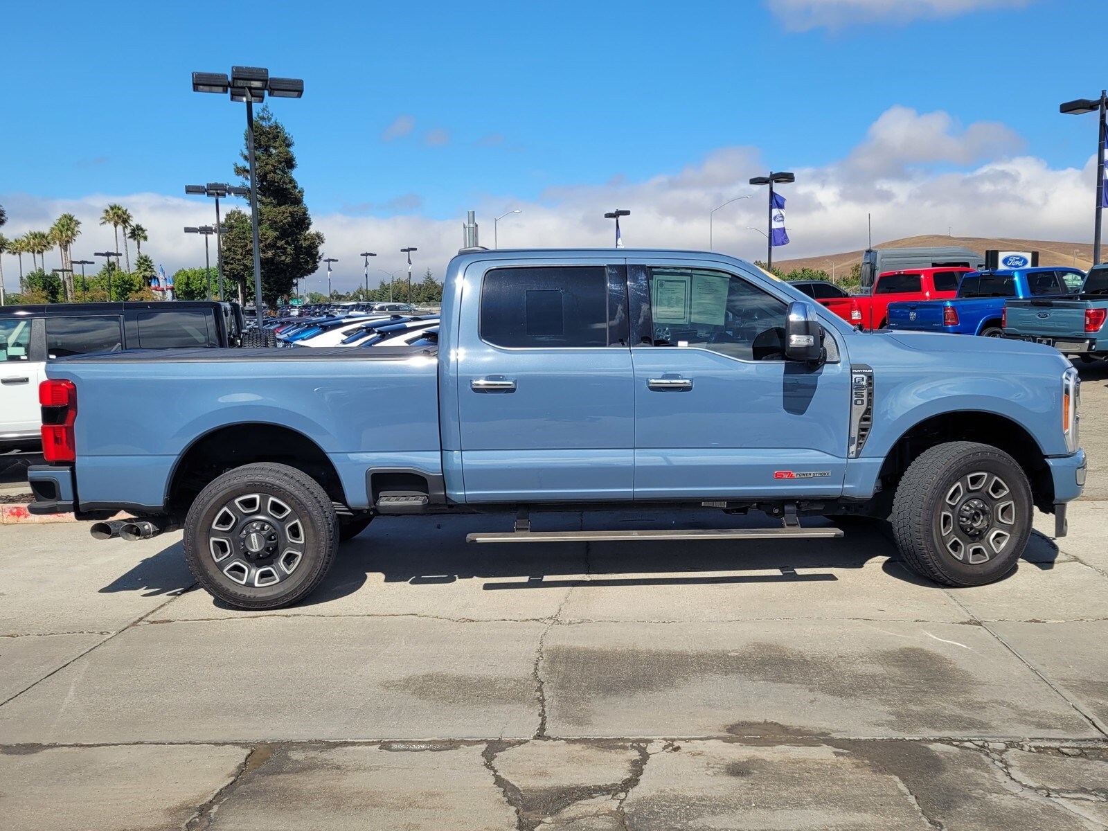 2023 Ford F-250 Platinum photo 3