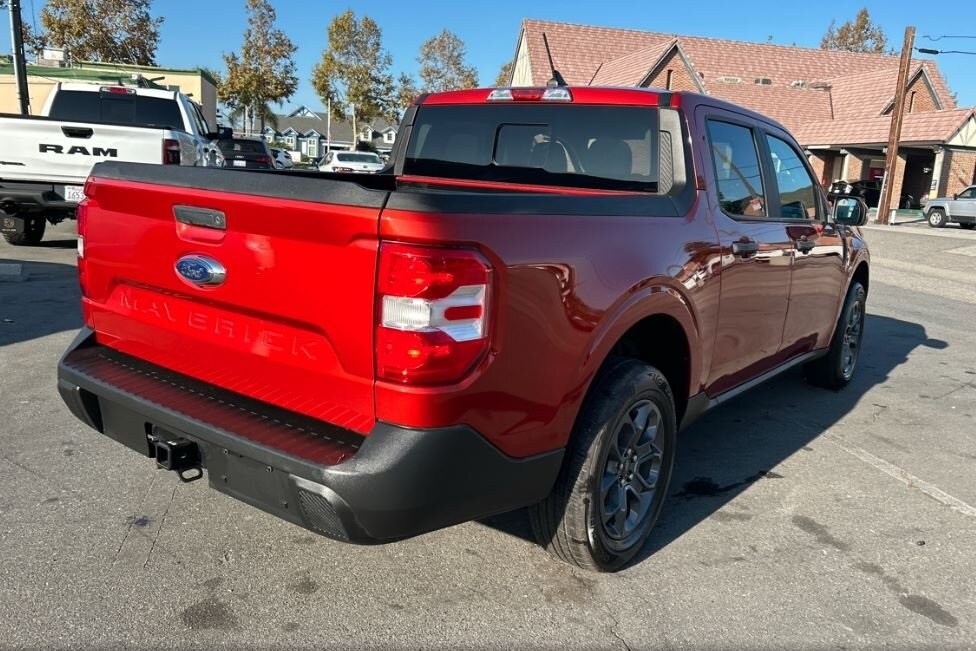 2022 Ford Maverick XLT photo 2