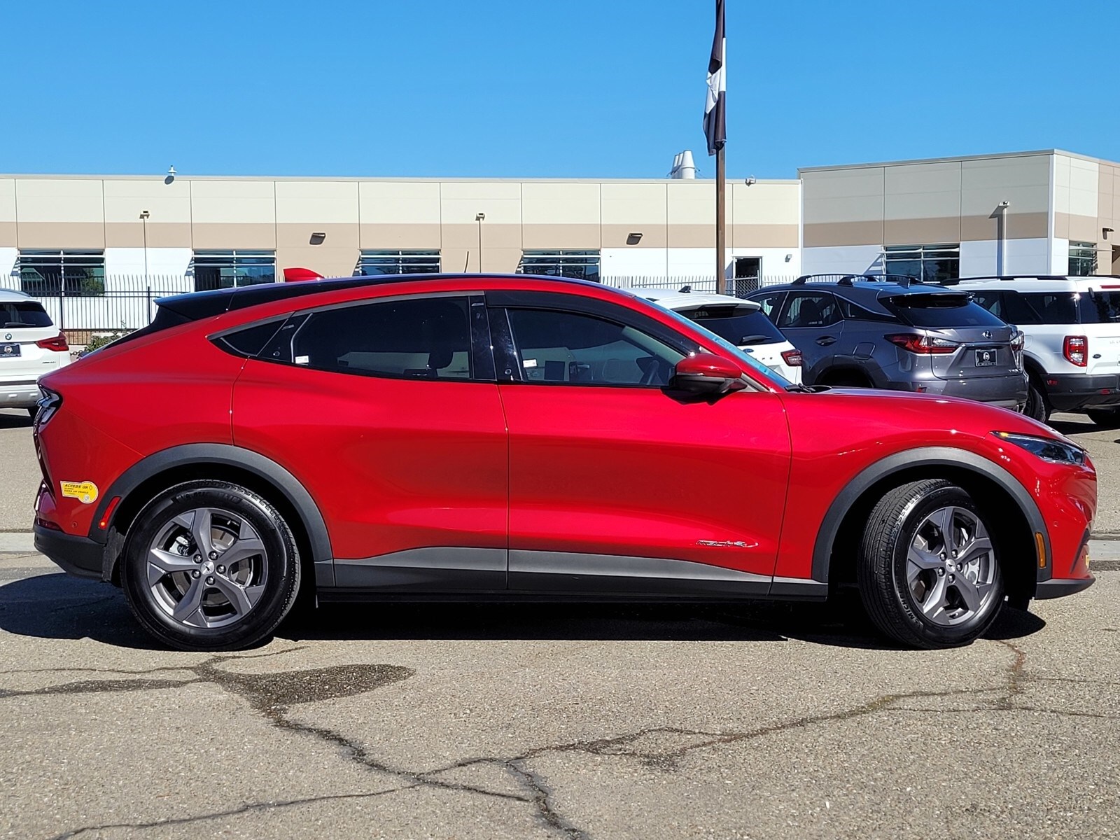 2022 Ford Mustang Mach-E Select photo 3