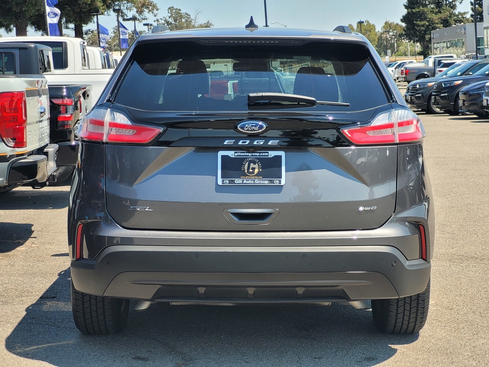 2022 Ford Edge SEL photo 4