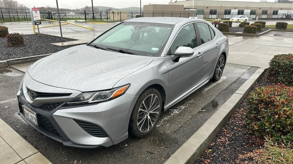 Used 2018 Toyota Camry LE Sedan