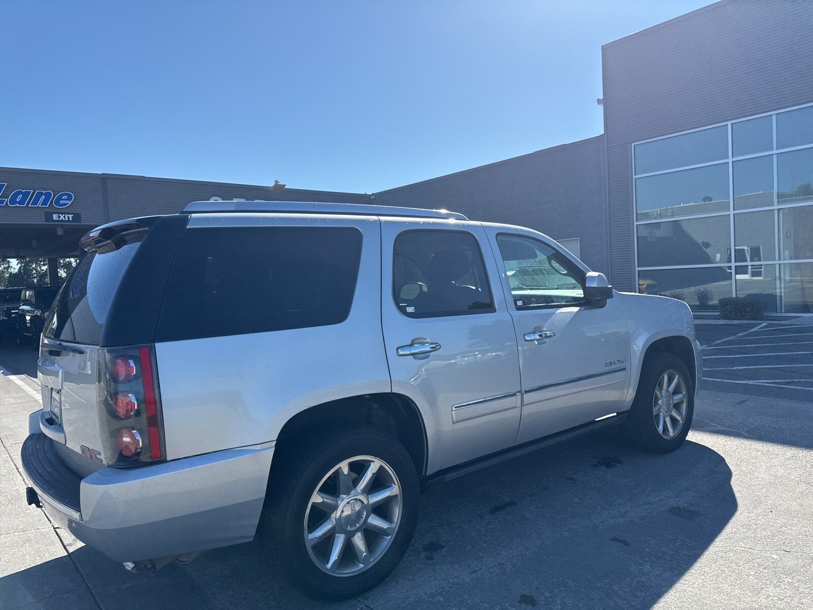 2012 Gmc Yukon Denali photo 3