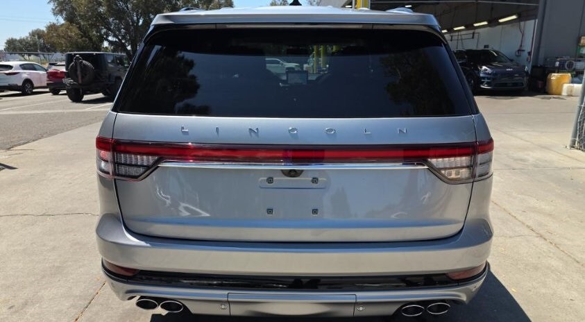 2023 Lincoln Aviator Reserve photo 2