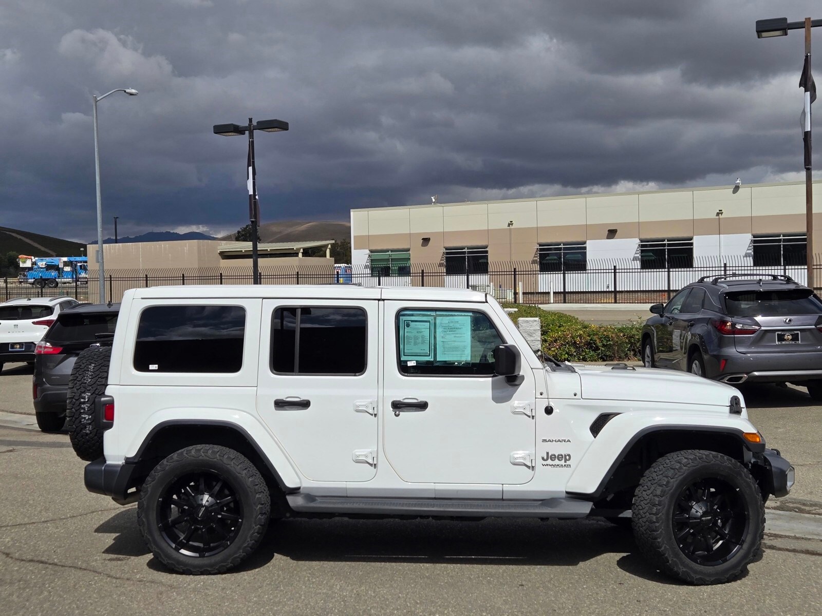 2020 Jeep Wrangler Unlimited Sahara photo 2