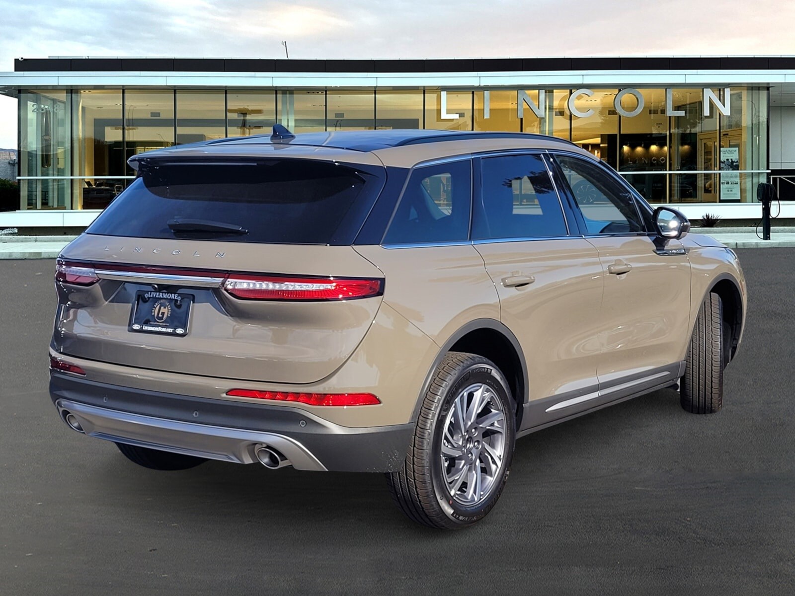 2025 Lincoln Corsair Premiere photo 4