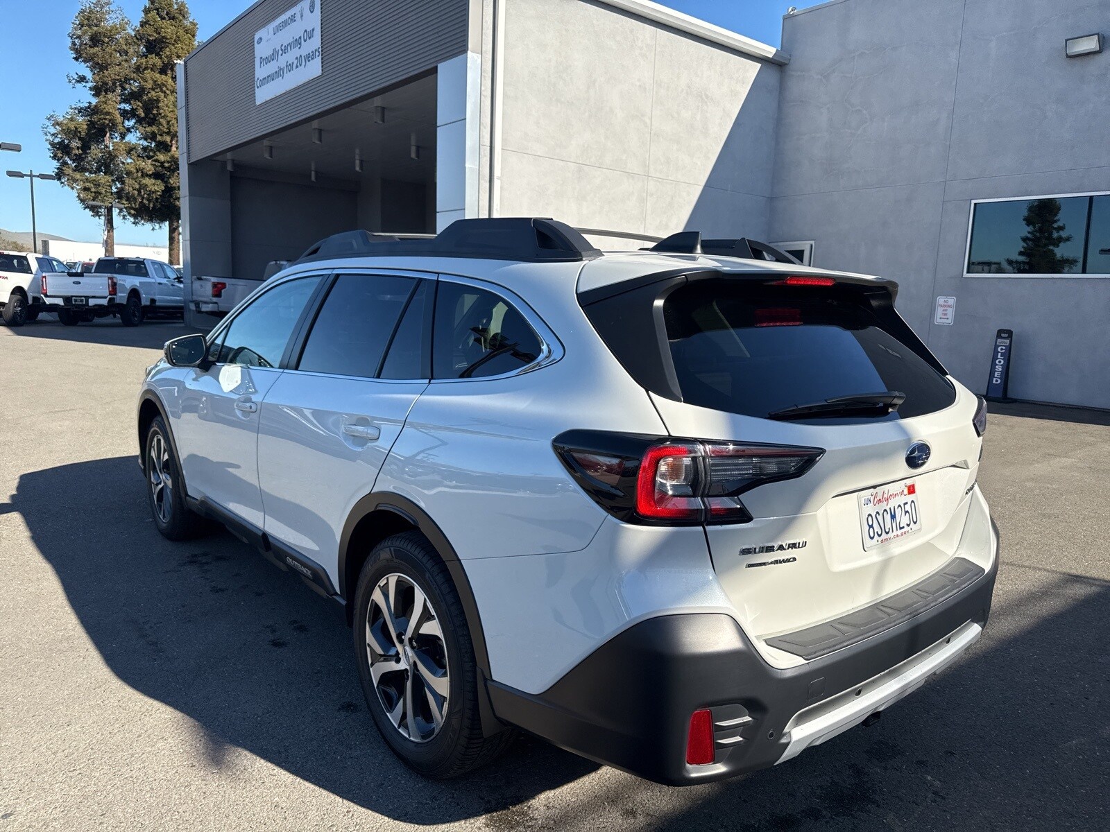2020 Subaru Outback Limited photo 2