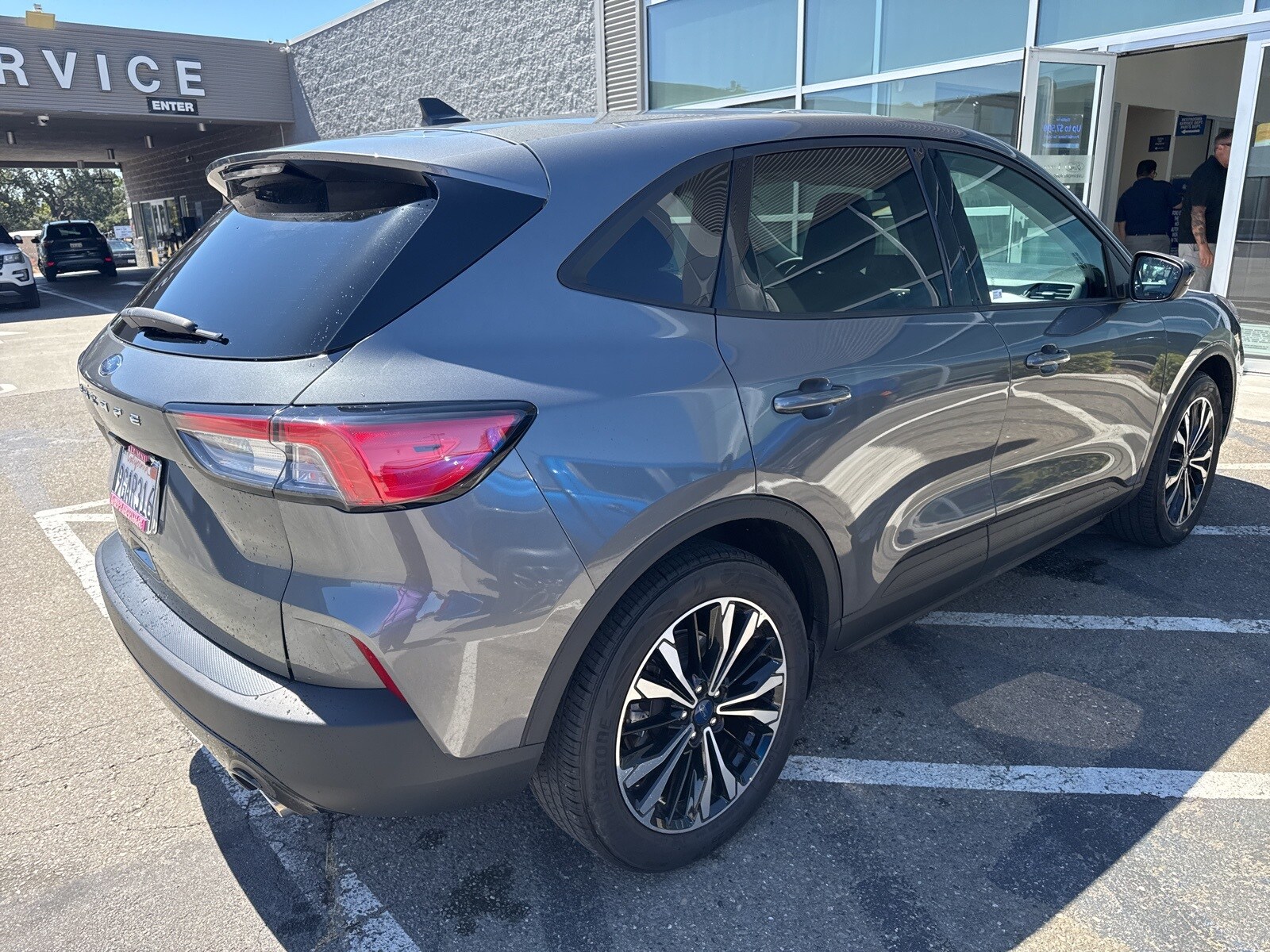 2022 Ford Escape SE photo 3