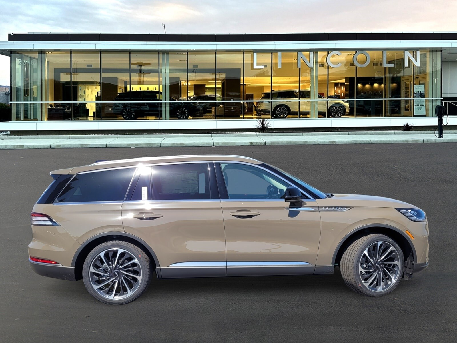 2025 Lincoln Aviator Reserve photo 4
