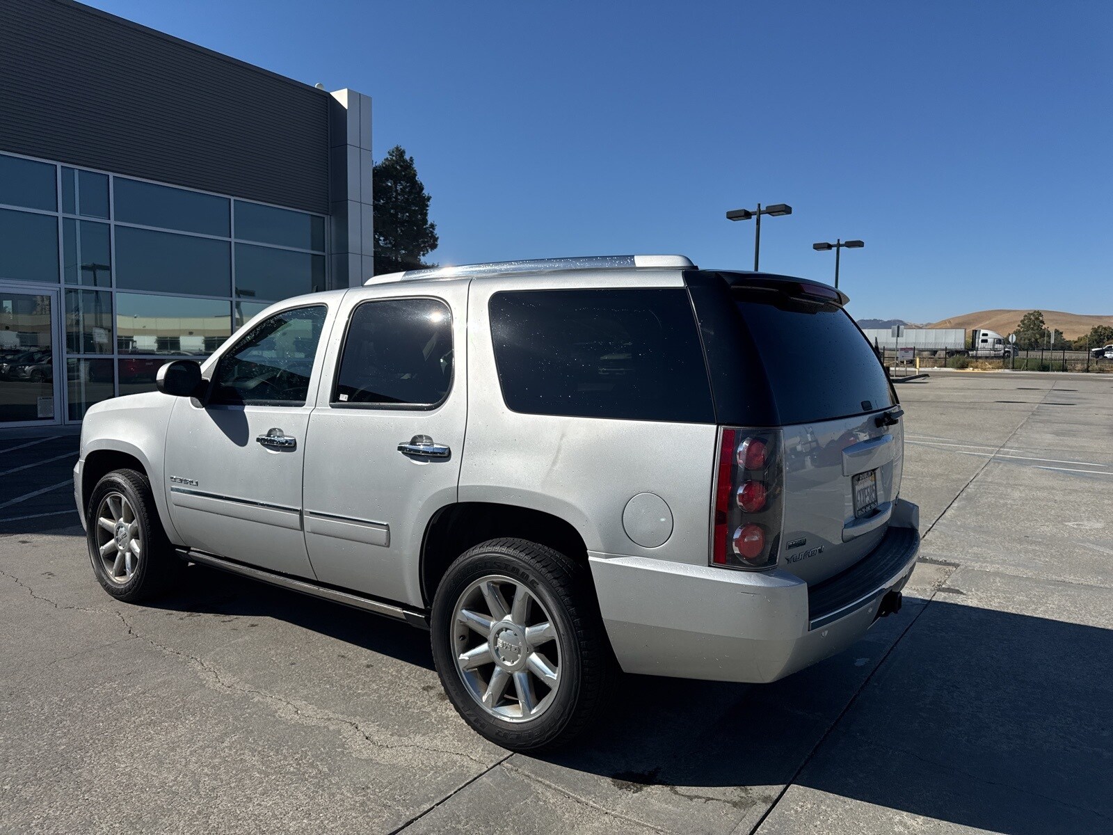 2012 Gmc Yukon Denali photo 2