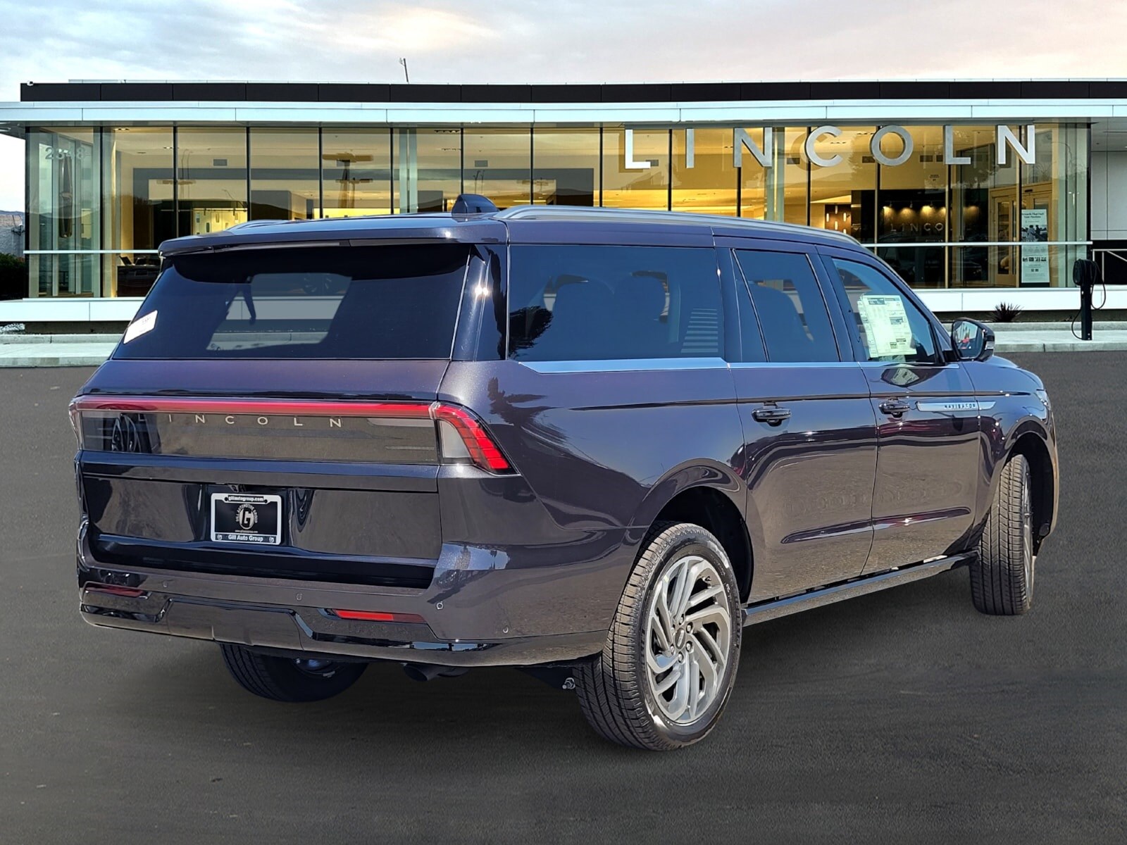 2025 Lincoln Navigator L Reserve photo 4