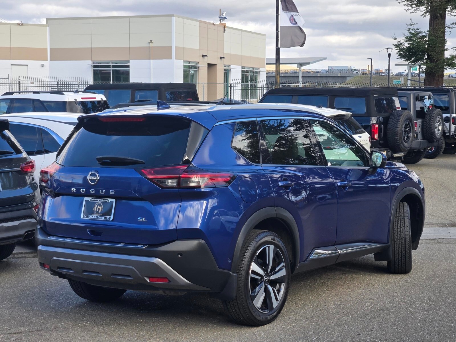 2022 Nissan Rogue SL photo 4