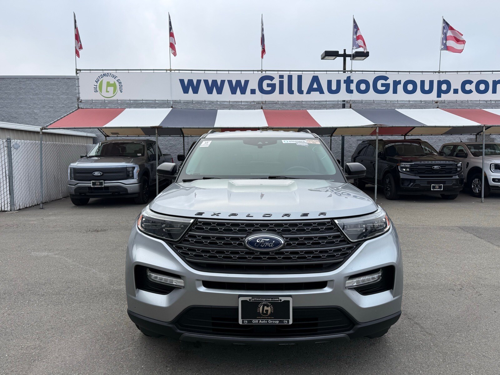 2022 Ford Explorer XLT photo 2