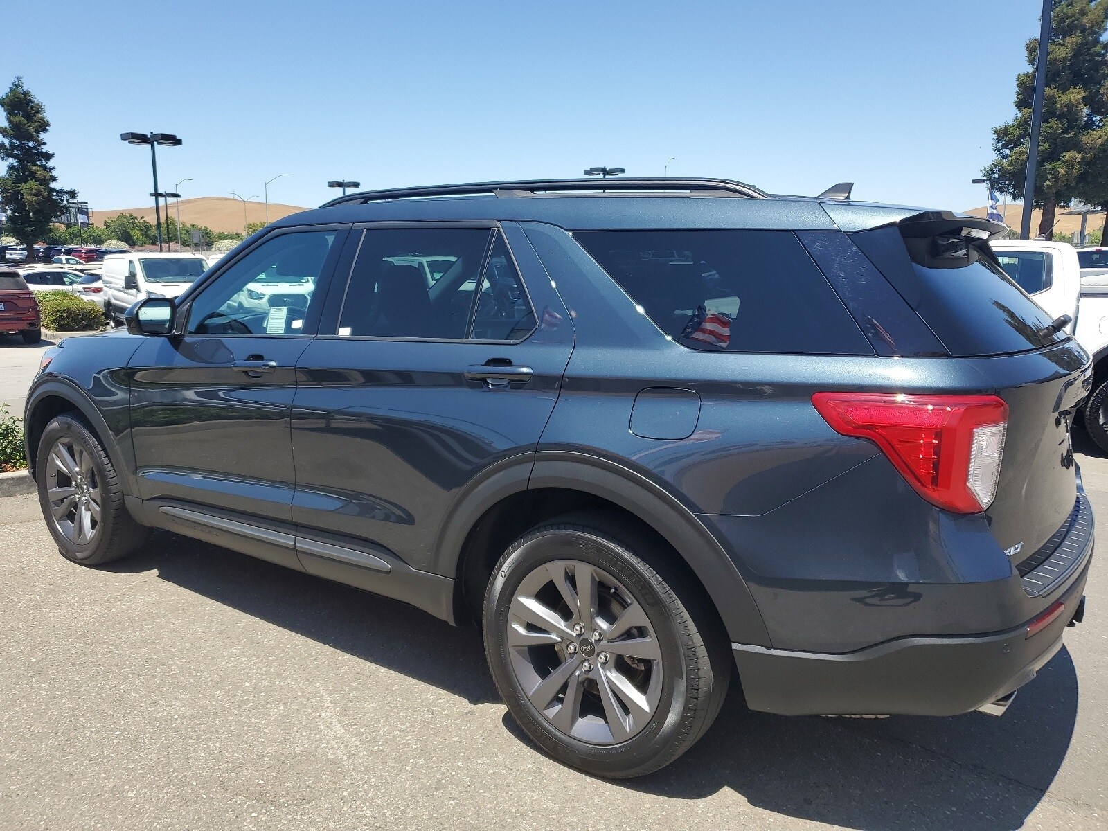 2023 Ford Explorer XLT photo 3
