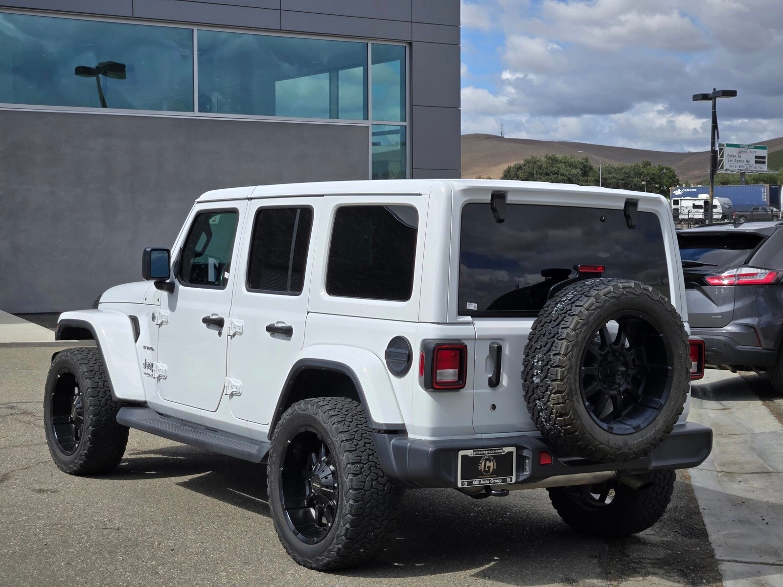2020 Jeep Wrangler Unlimited Sahara photo 4