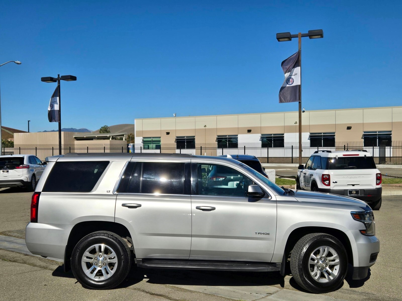 2020 Chevrolet Tahoe LT photo 2