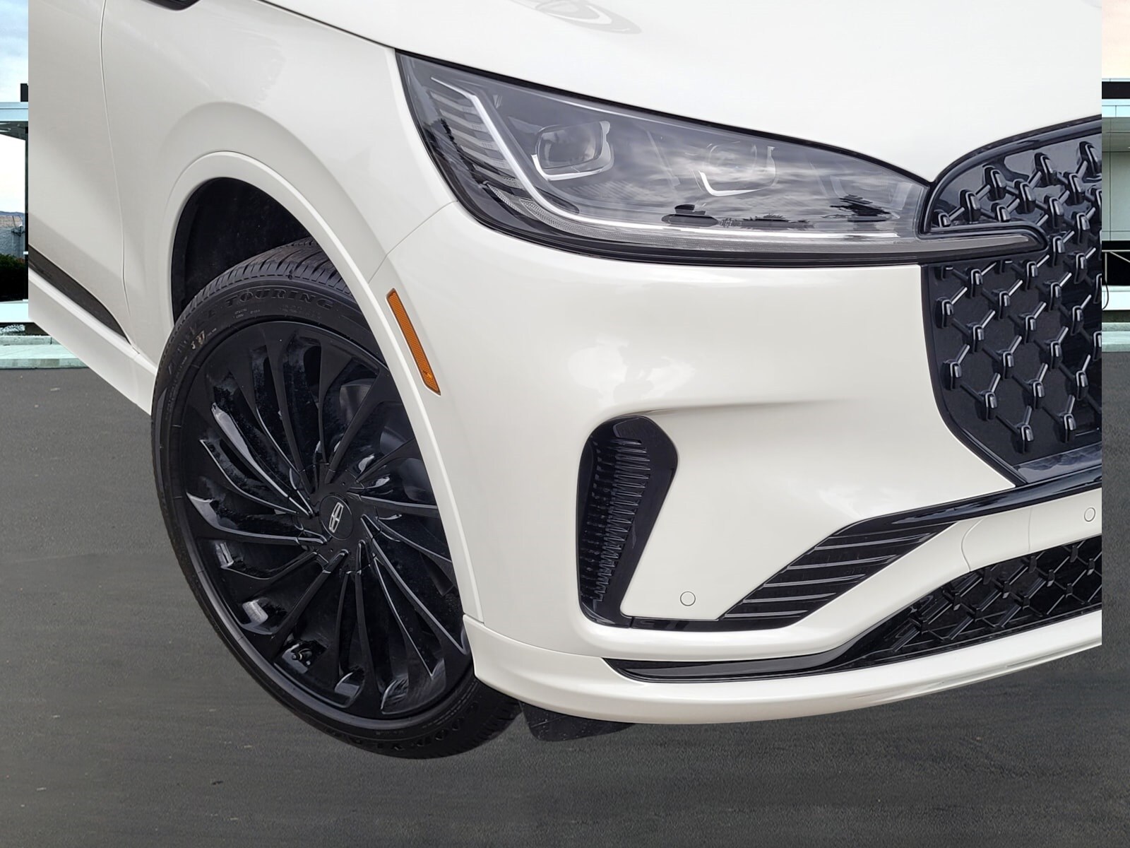 2025 Lincoln Aviator Reserve photo 3