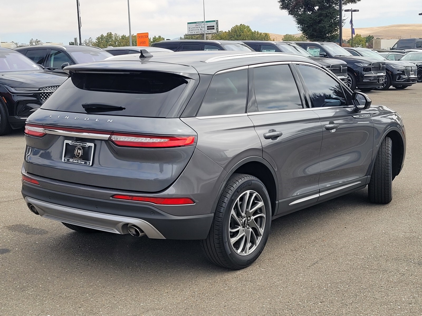 2022 Lincoln Corsair Standard photo 4