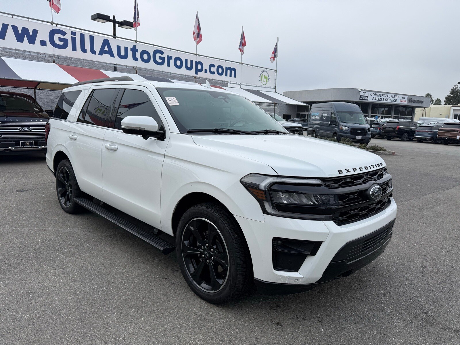 2023 Ford Expedition Limited photo 2