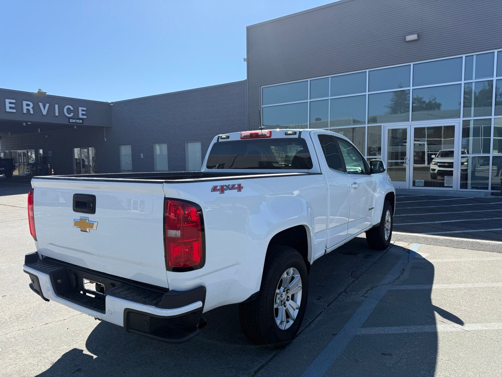 2020 Chevrolet Colorado LT photo 2