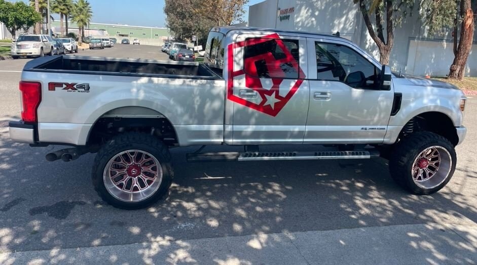 2019 Ford F-250 Lariat photo 2