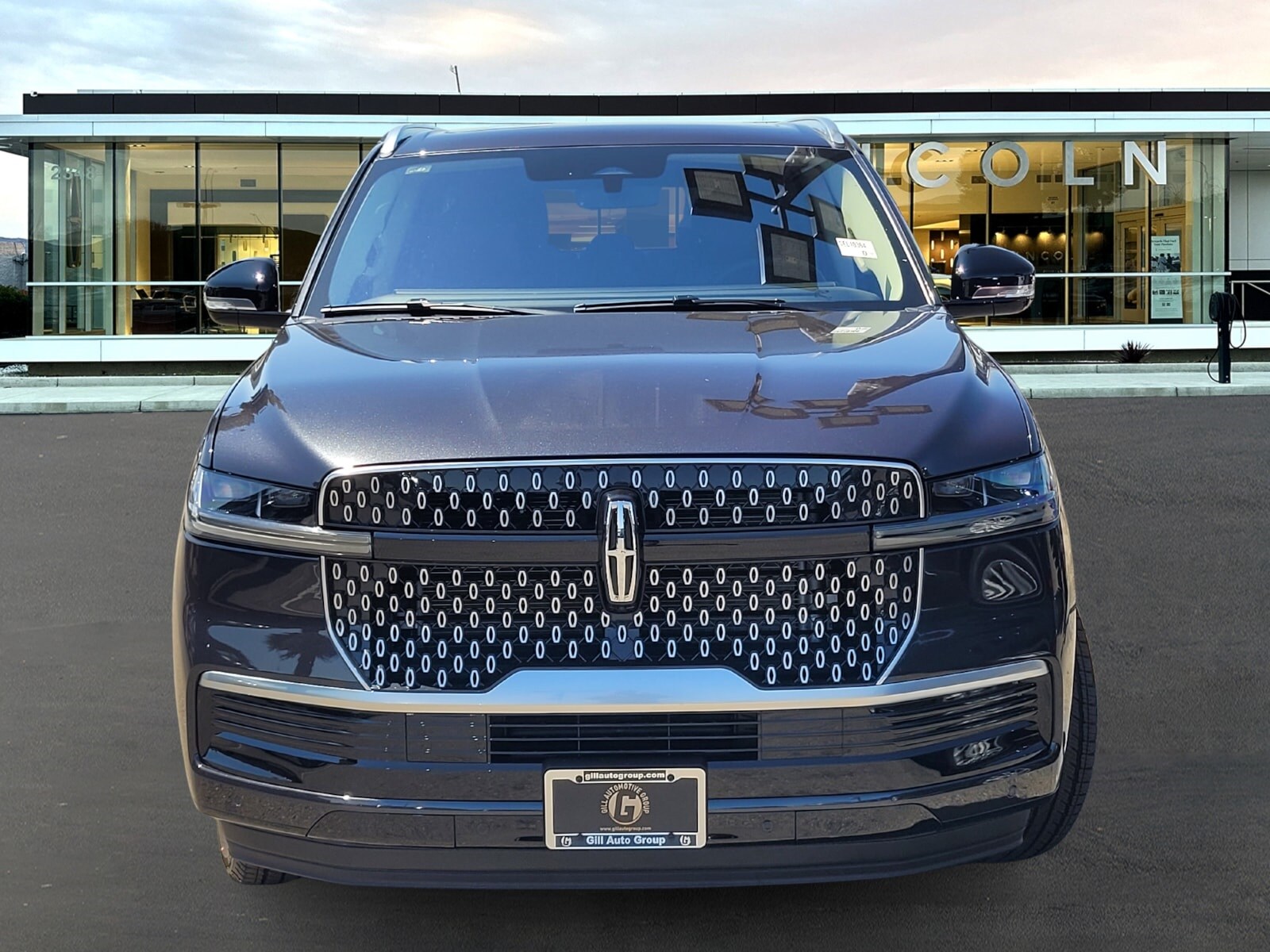 2025 Lincoln Navigator L Reserve photo 2