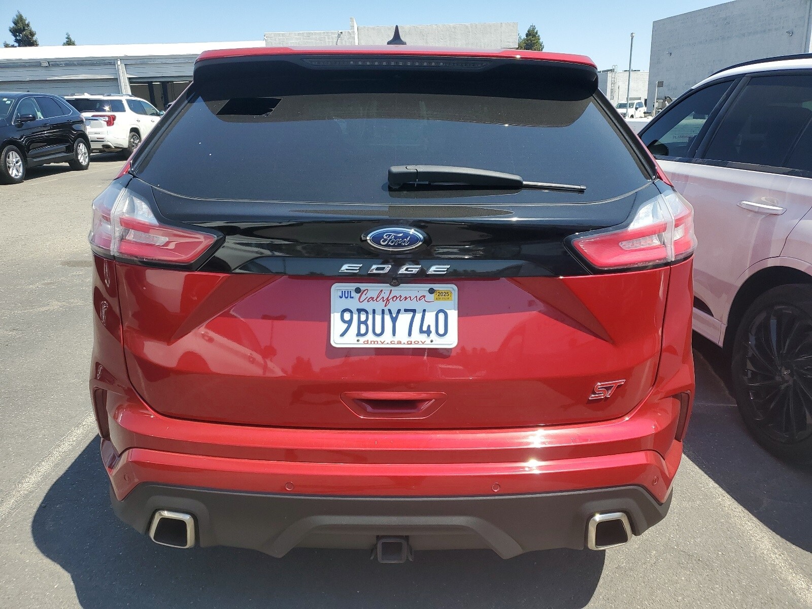 2022 Ford Edge ST photo 2