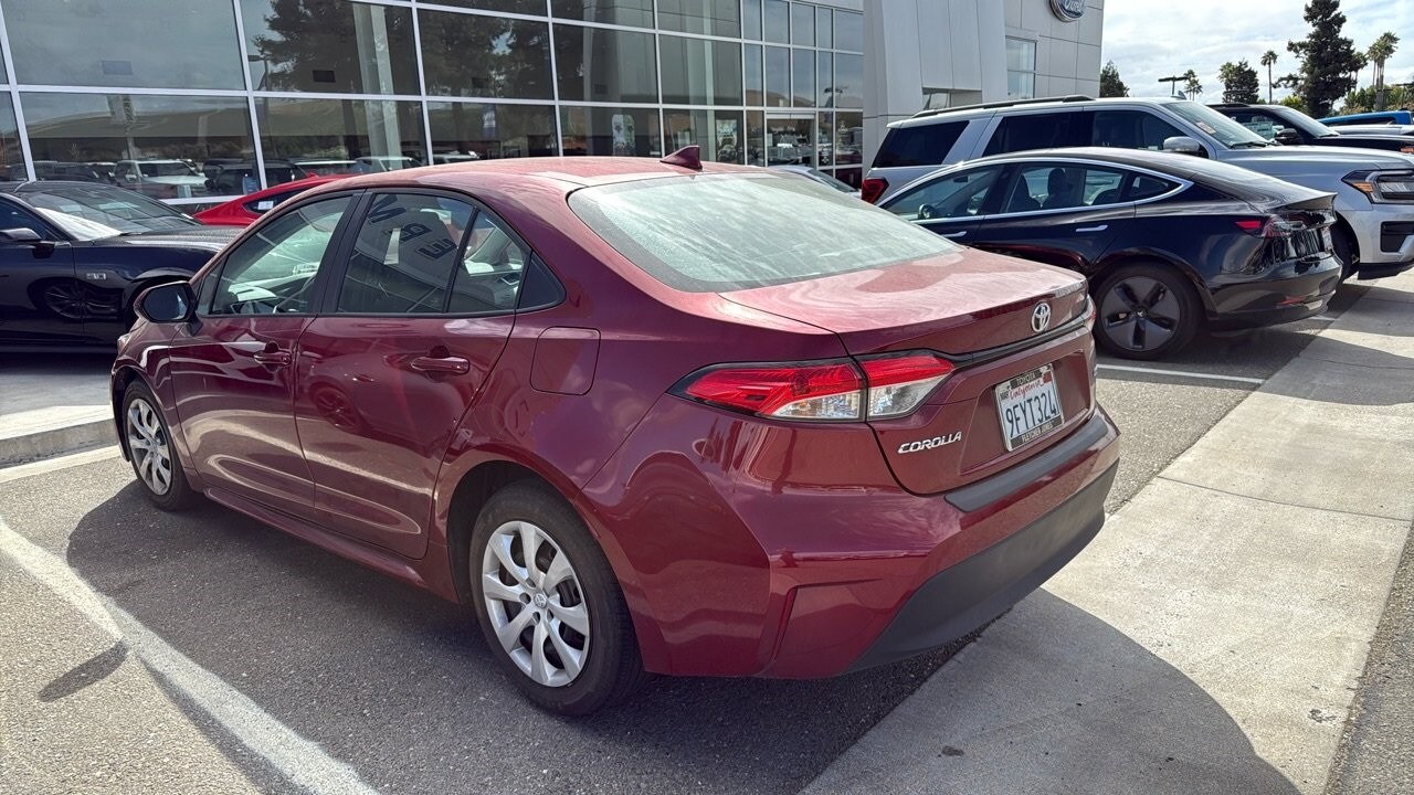 2023 Toyota Corolla LE photo 2
