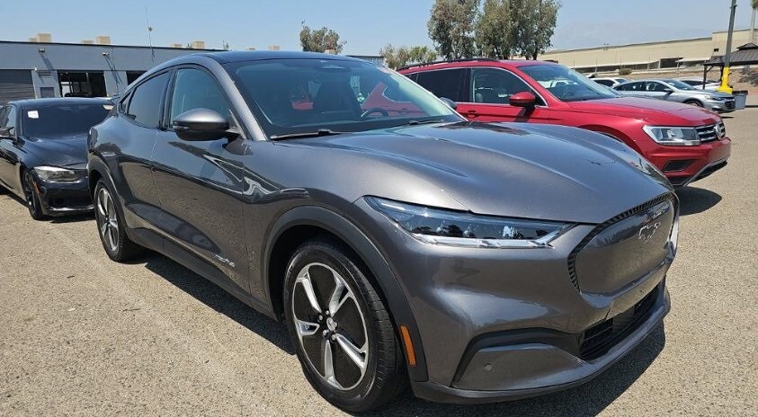 2021 Ford Mustang Mach-E Select photo 3