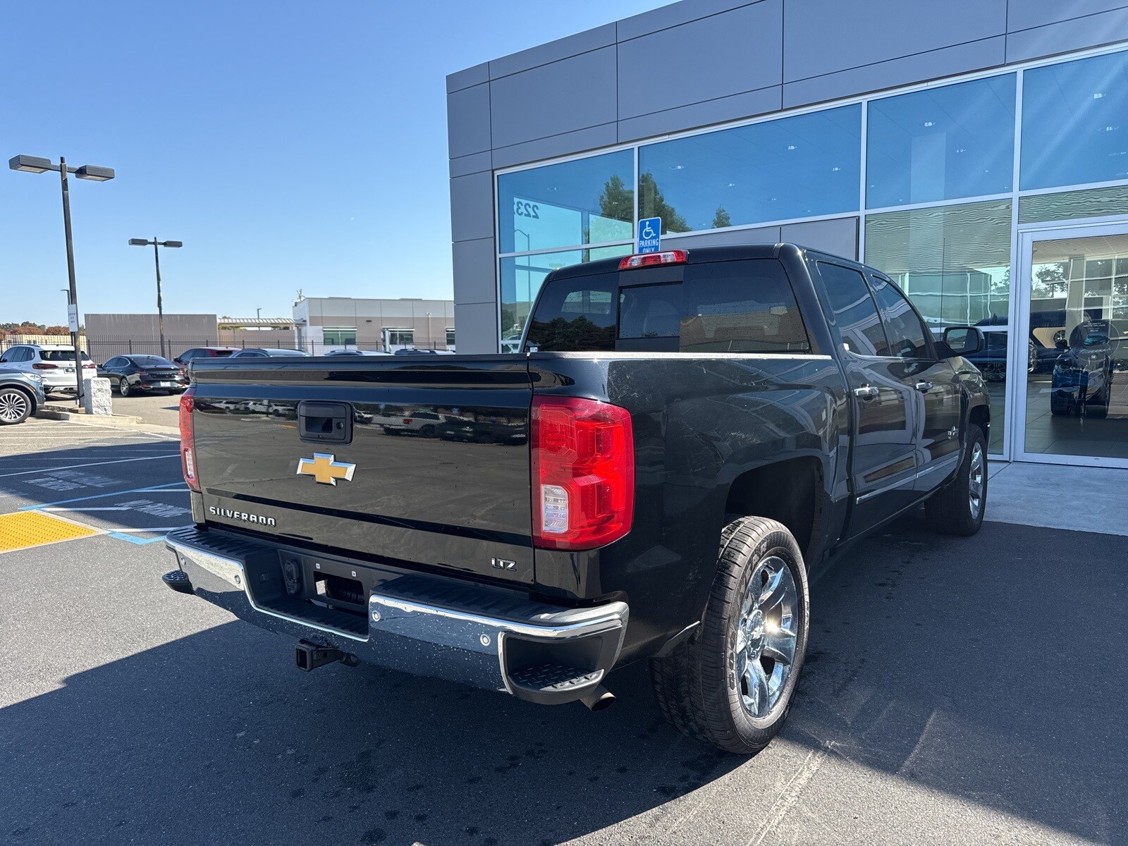 2018 Chevrolet Silverado 1500 LTZ photo 3