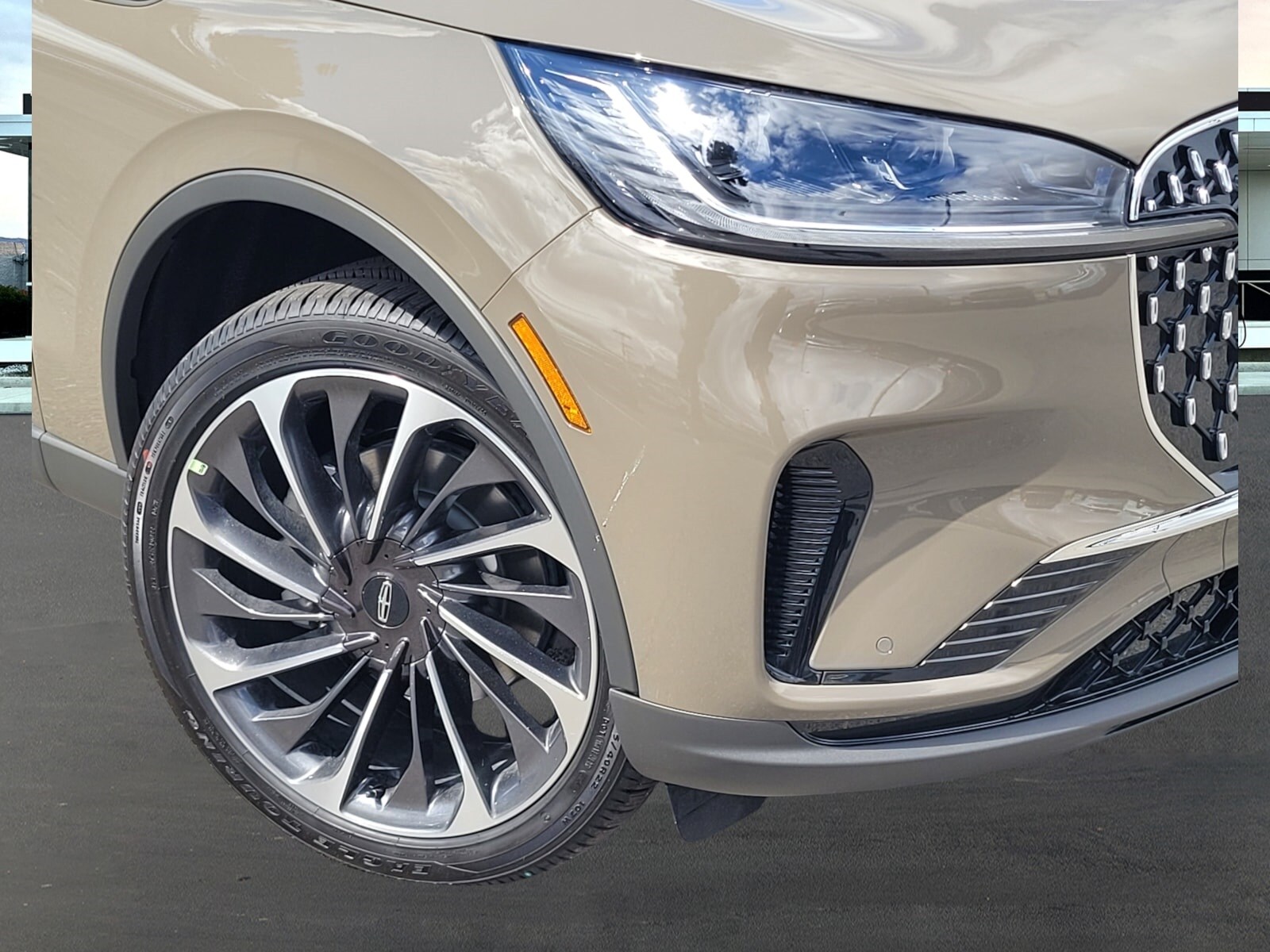 2025 Lincoln Aviator Reserve photo 3