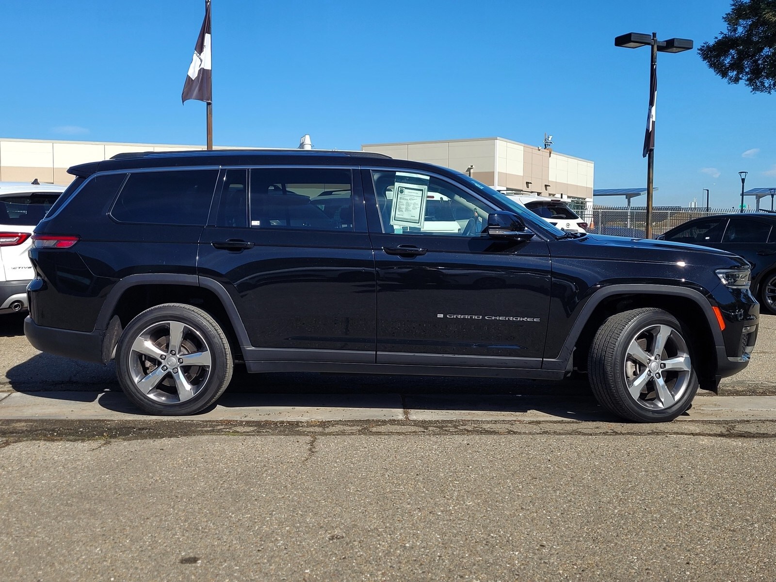 2022 Jeep Grand Cherokee Limited photo 3