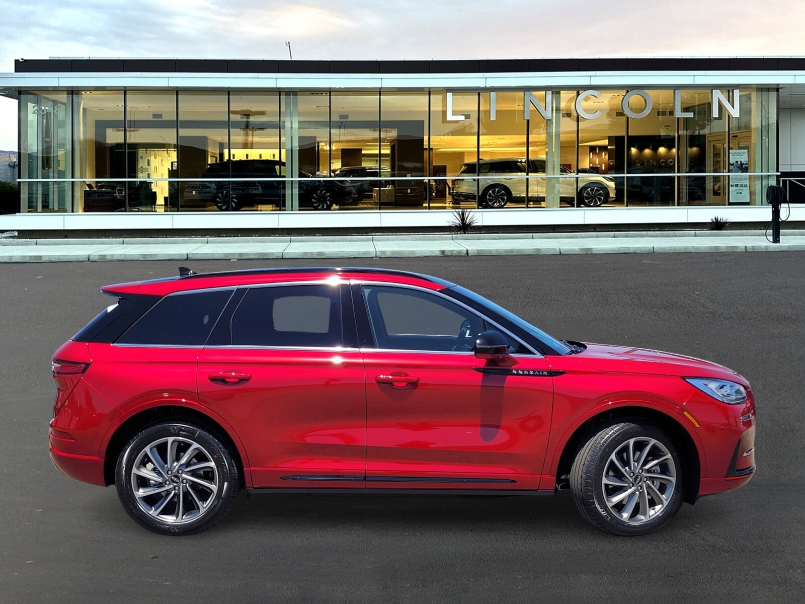 2025 Lincoln Corsair Grand Touring photo 4