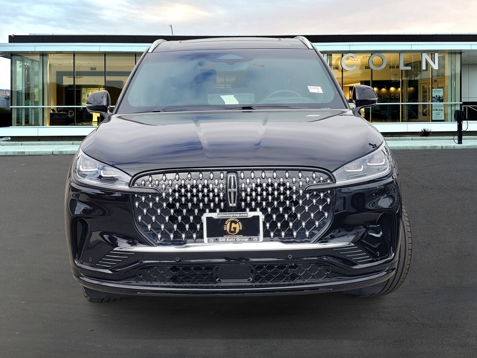 2025 Lincoln Aviator Black Label photo 2