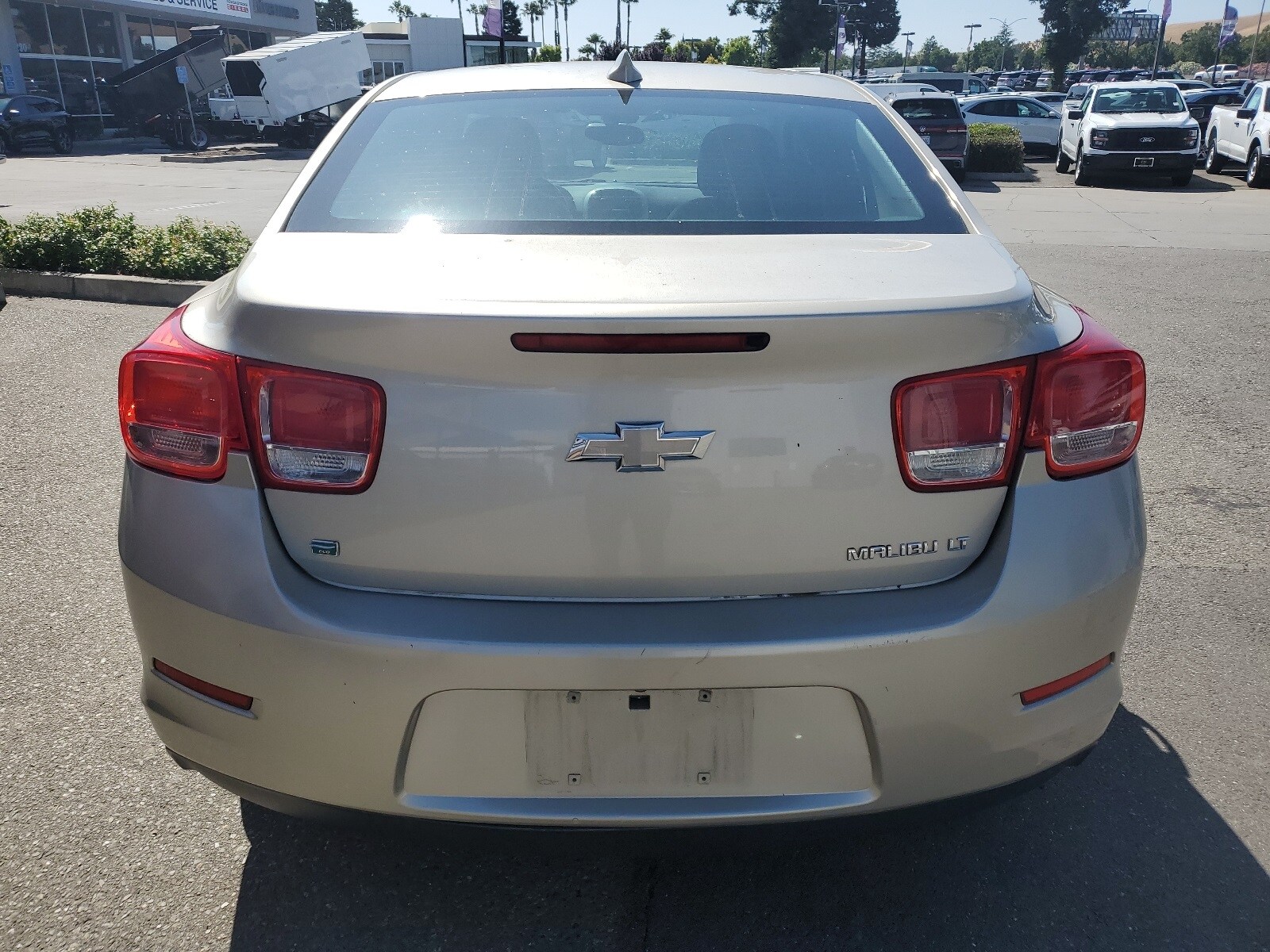 2015 Chevrolet Malibu 1LT photo 2