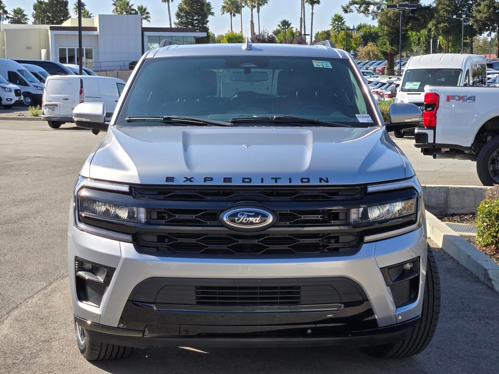 2022 Ford Expedition Limited photo 2