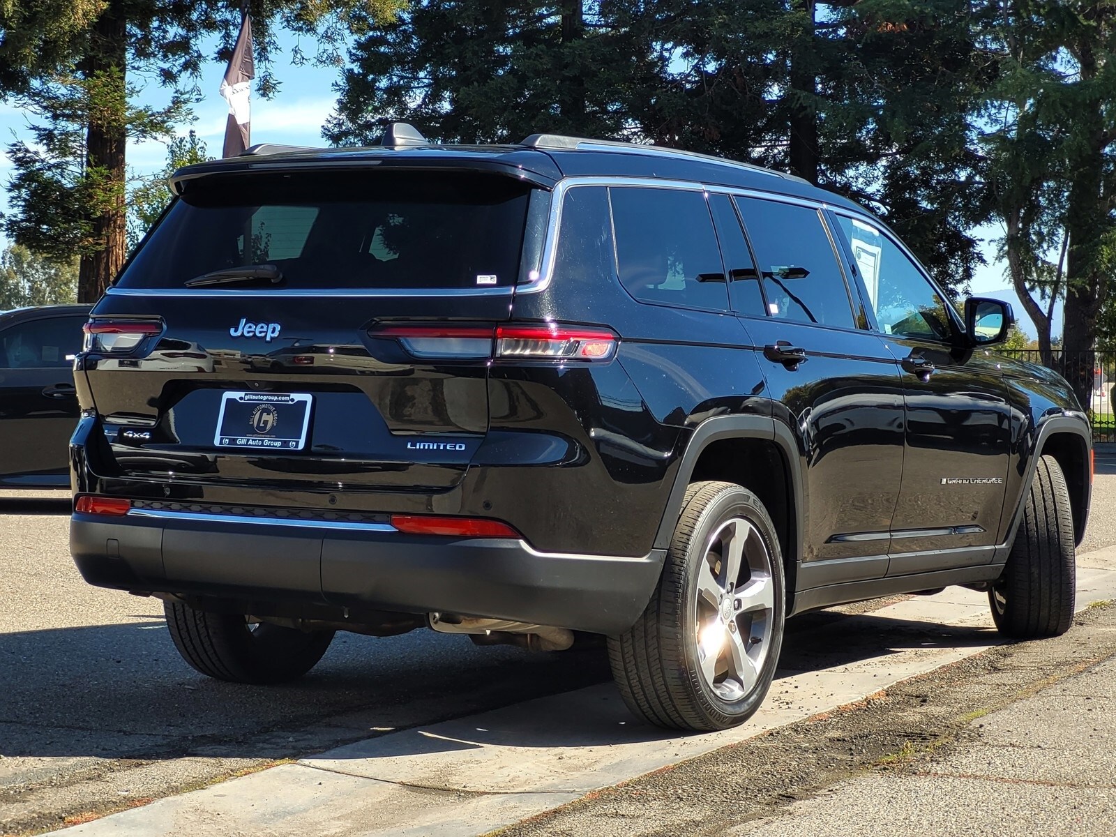 2022 Jeep Grand Cherokee Limited photo 4