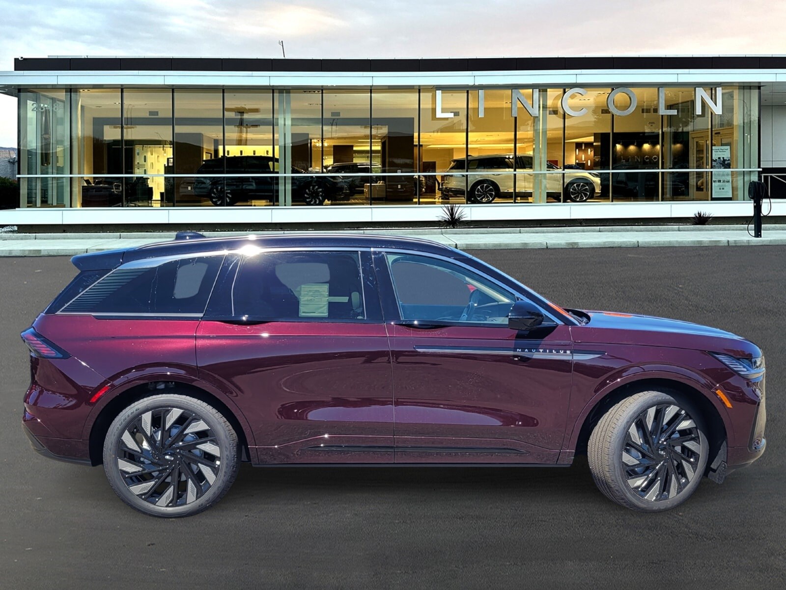 2025 Lincoln Nautilus Black Label photo 3