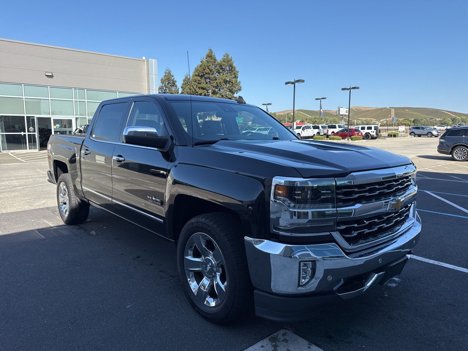 2018 Chevrolet Silverado 1500 LTZ photo 2