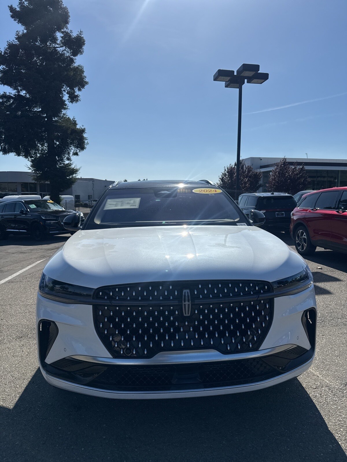 2024 Lincoln Nautilus Reserve photo 2