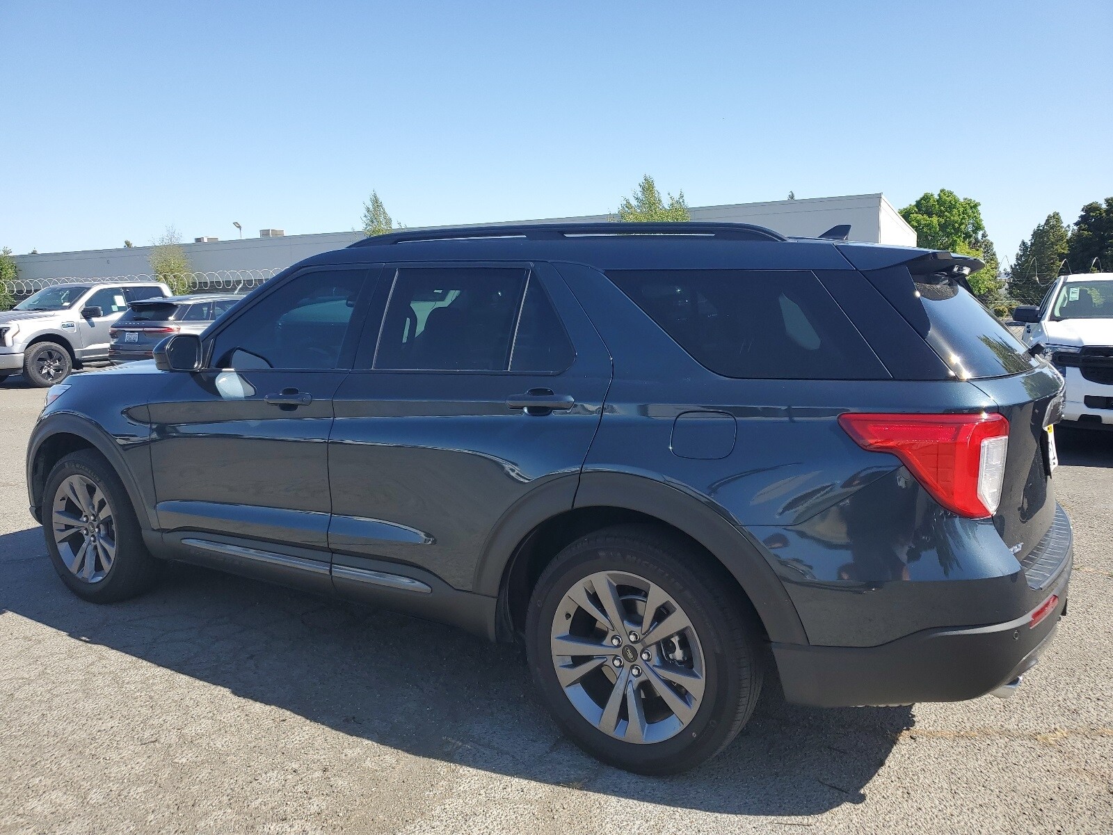 2022 Ford Explorer XLT photo 3