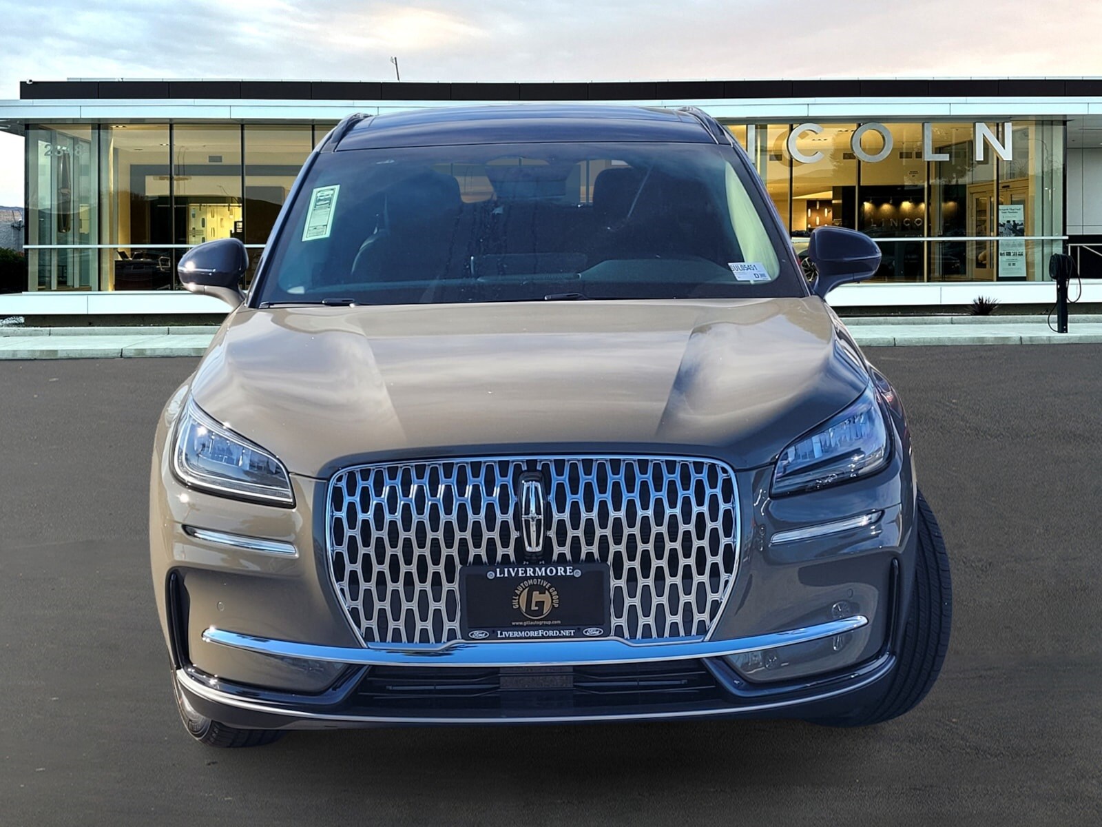 2025 Lincoln Corsair Premiere photo 2