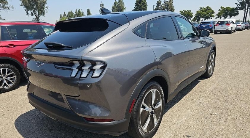 2021 Ford Mustang Mach-E Select photo 4