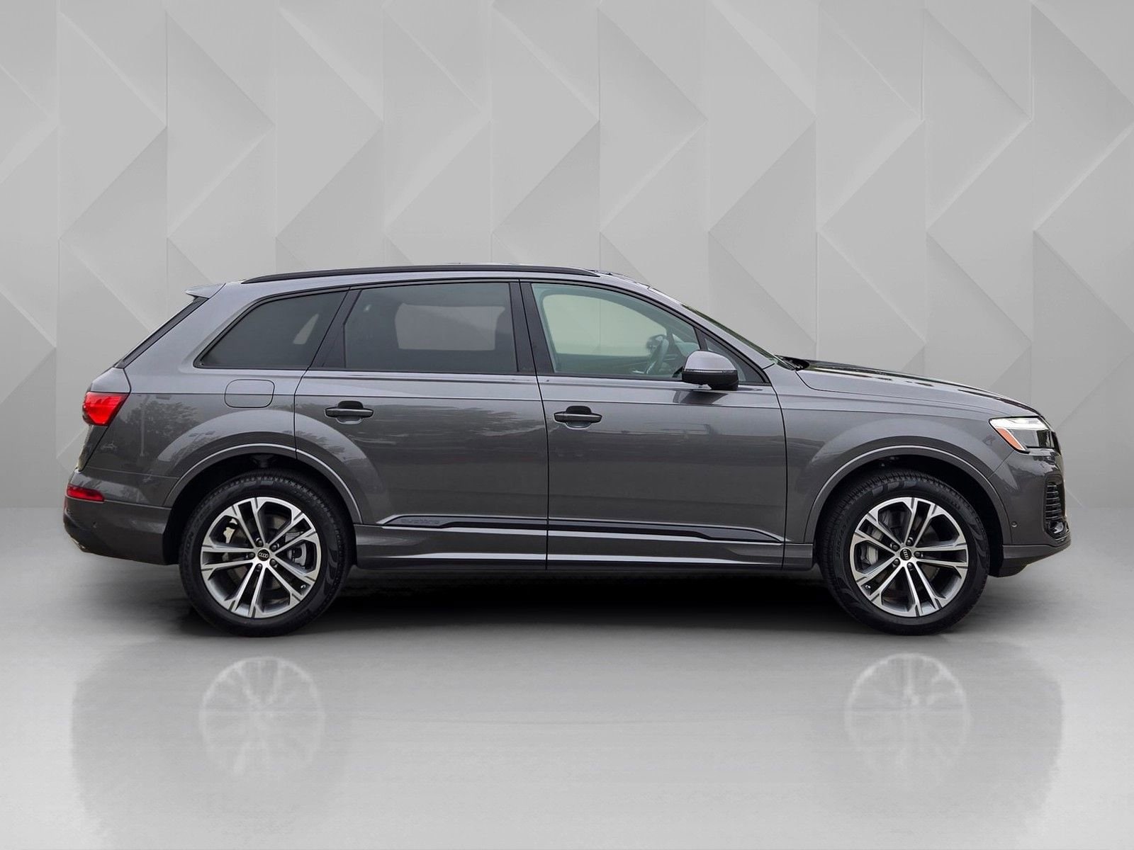 2025 Audi Q7 Premium Plus photo 3